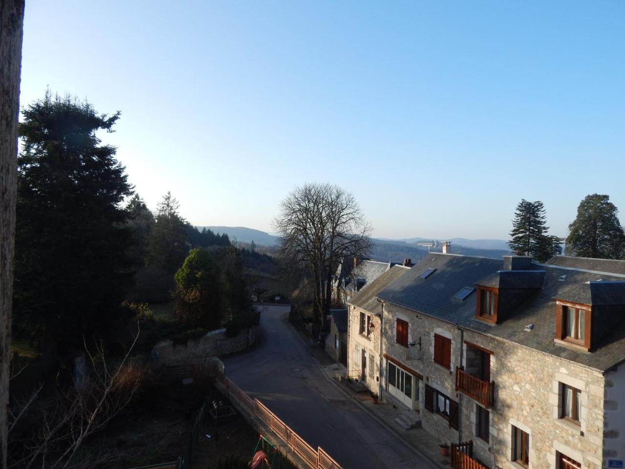 Hotel Le Lion D'Or Ouroux-en-Morvan Exteriér fotografie